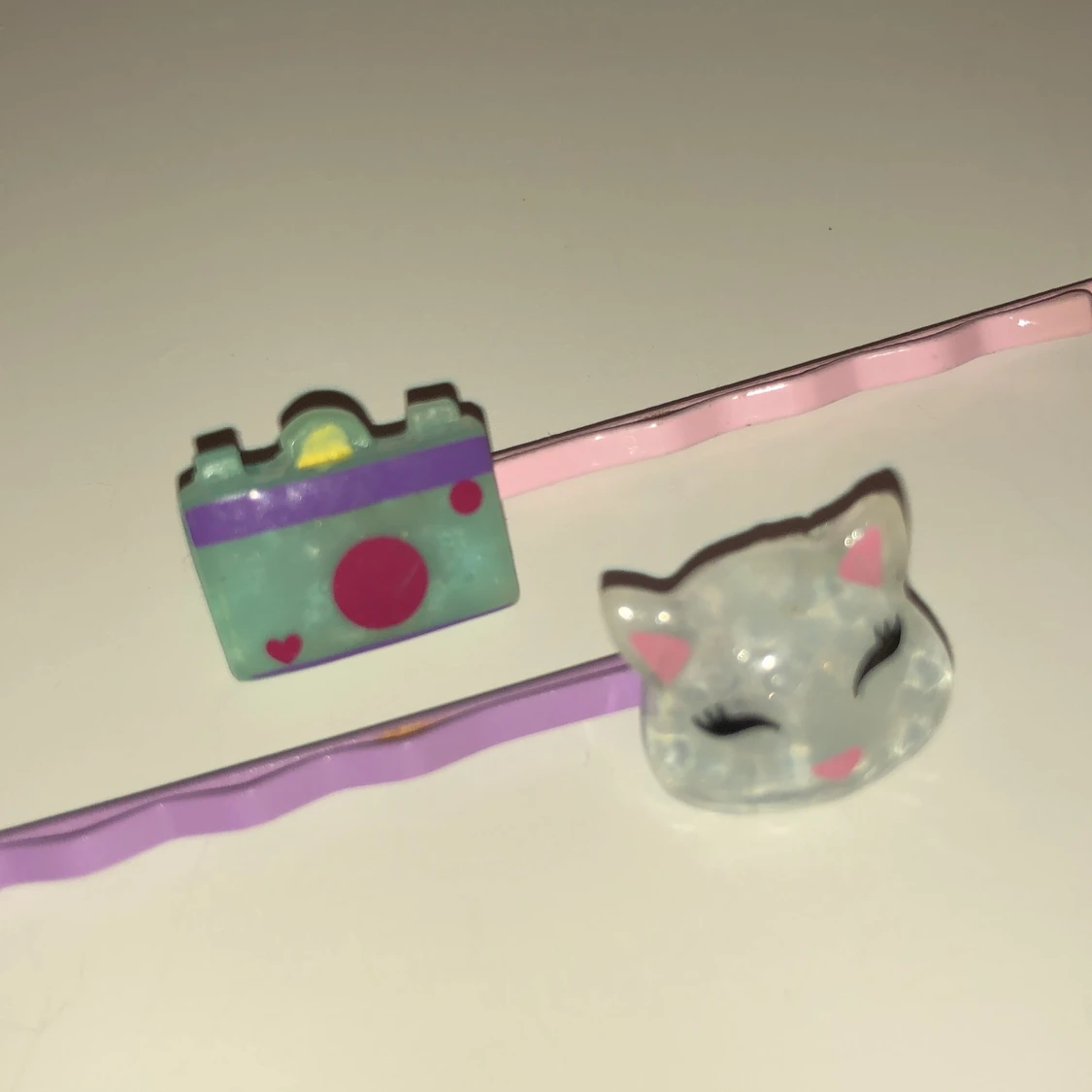 GULLIGA HÅRNÅLAR  - 90