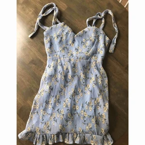  - Blå mini klänning från missguided (oanvänd) ordpris 349kr 