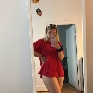  - Riktigt najs polotröja från Polo Ralph Lauren, knappt använd sen den köptes någon gång på 90-talet skulle jag säga. Herrmodell men som sagt du väljer själv hur du använder den💕