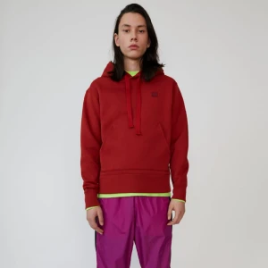  - Acne Hoodie. Färgen Brick red som tillhör hösten 2019 kollektionen. Använd en gång!   Köpt för herr men passar även dam! 