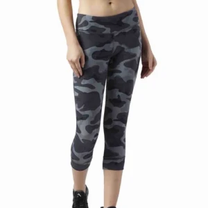  - Reebok gym tights i 3/4 modell, äger själv de svarta och de är mina absoluta favorittights. Håller in mage håller allt på plats. passar dig som är 36/38 - jag har 26/27 i jeans och dessa passar mig. Aldrig använda endast testade. Nypris ca 600kr. 