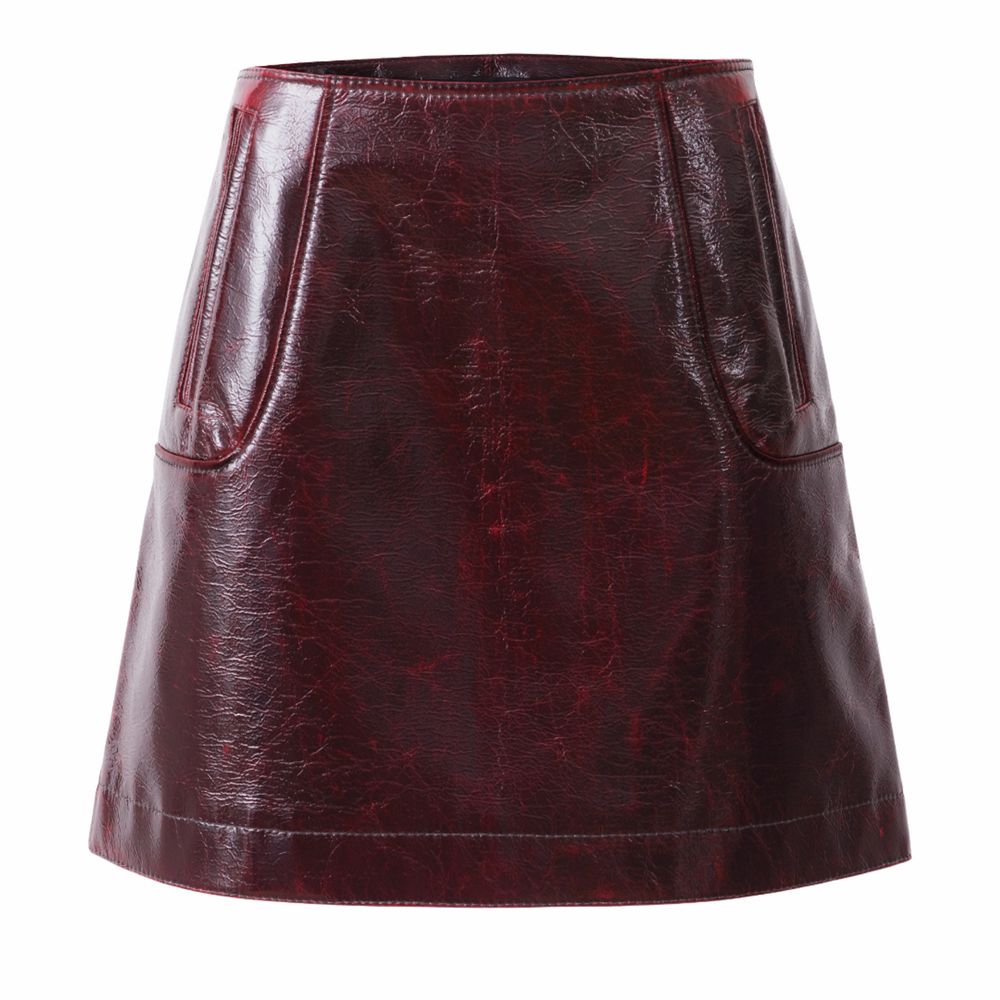 Lackad kort kjol i mörkrött fuskläder från H&M Studio AW19. strl 34 / XS. Fint skick.. Kjolar.