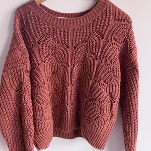 Stickat tröja från Gina  - Storlek S, den är i bra skick. 