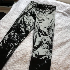 Lackbyxor  - Tighta lackbyxor, Aldrig använda. Säljer pga för små för mig. Bra skick, superfina