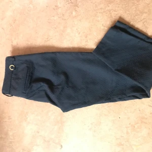 Byxor - Byxor från Stockh lm. Lite dåliga bilder men de är mörkblåa & i bra skick. 