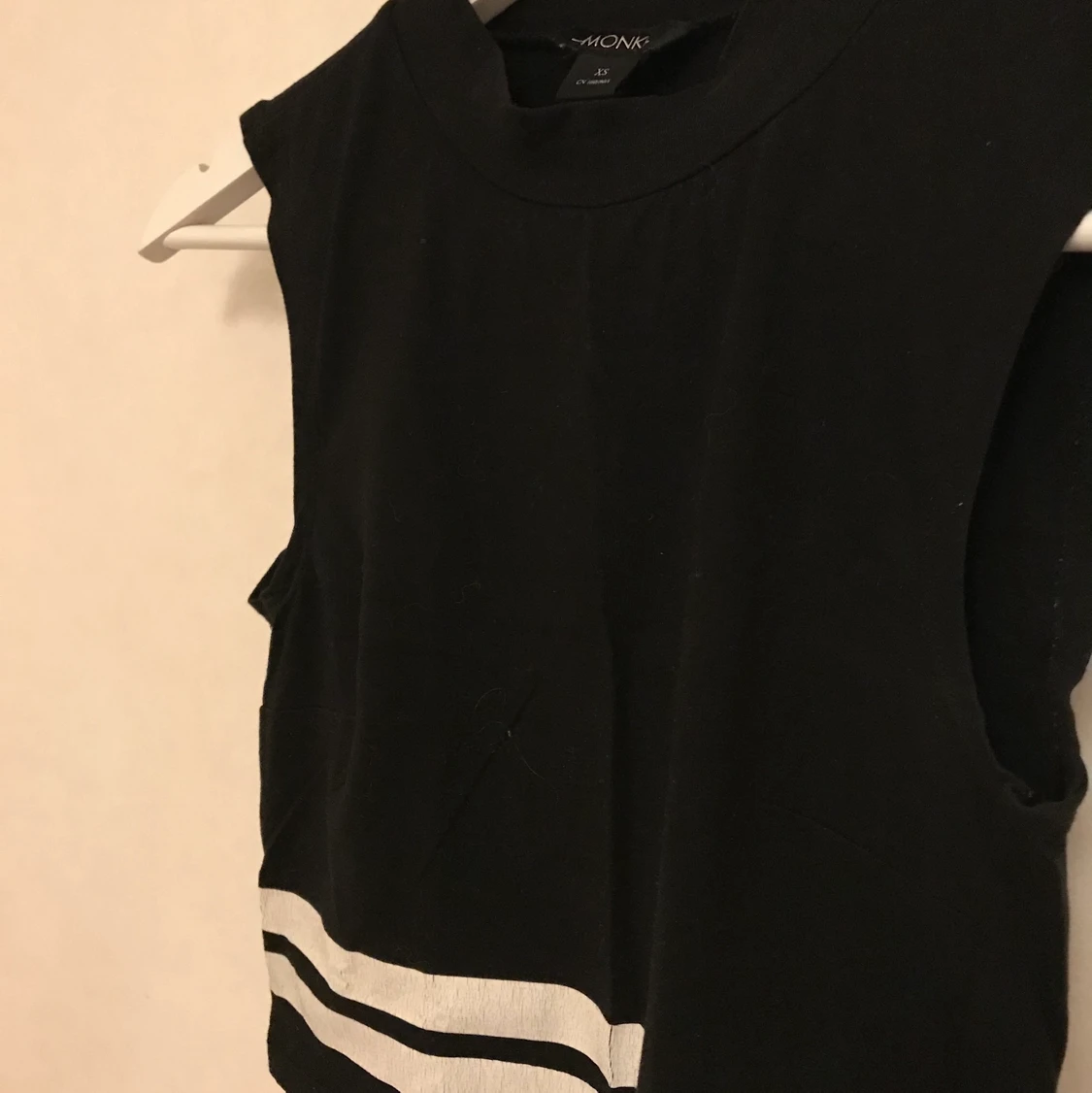 Svartvit topp, XS, Monki - 90