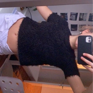 Fluff tröja - Tröja från zara i spciellt material. Snygg passform och bra skick.