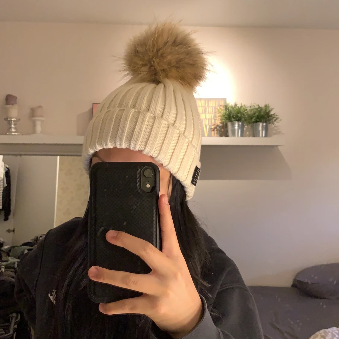 Mössa från Hollies