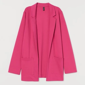 Rosa blazer  - Oversized rosa blazer från HM i strl L. Helt oanvänd. Har två fickor. 100kr + 59kr frakt 