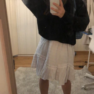 Kjol  - Ett super söt kjol från & Other Stories som inte är använd, storlek M men jag har S och den passar mig,nypris runt 500kr säljer för 250💞 (om du ser detta kan du ju kika in mina andra plagg) 