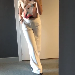 Kostymbyxor från bikbok - ”Kostymbyxor” från bikbok, strl xs, men passar s också. Kan gå ner i pris vid snabb affär