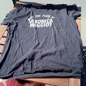 Veronica Maggio - tröja - Köpt på konsert. Fint skick. Storlek L/XL