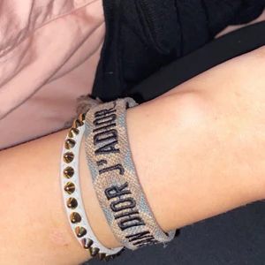 Dior armband - Ett dior tyg armband , ny pris ca 2000kr