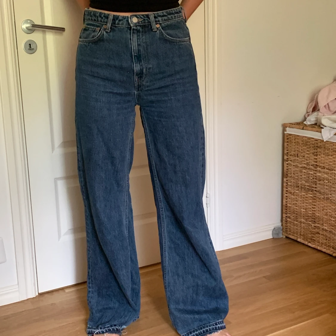 Mörkblåa jeans 