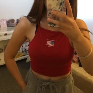 Crop top - Frakt ingår inte och betalningen sker endast via swish, skriv om du är intresserad!!❤️