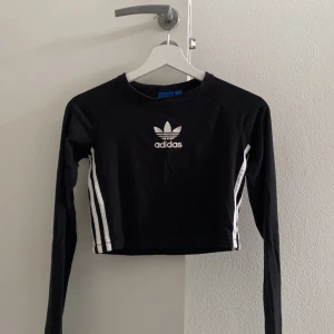 Adidas Crop Top - Adidas Crop top, storlek XS! 