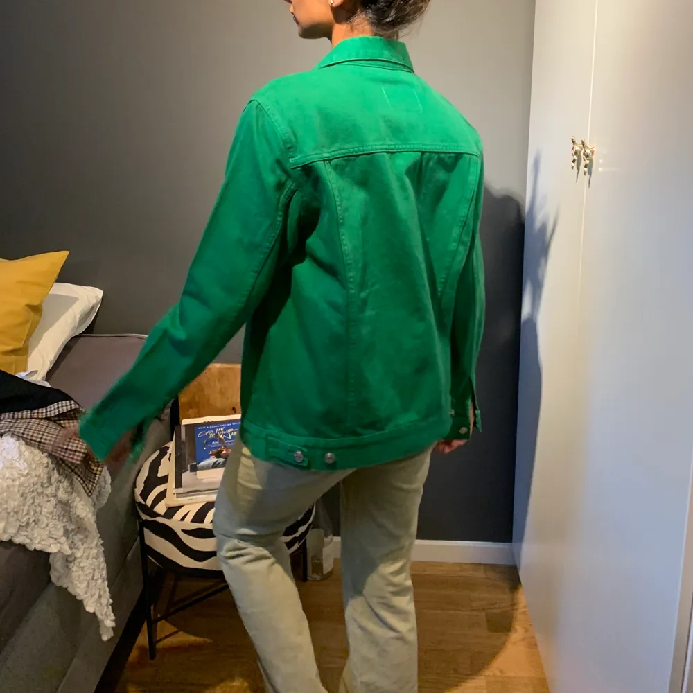 Grön jeans jacka! Aldrig använt . Jackor.