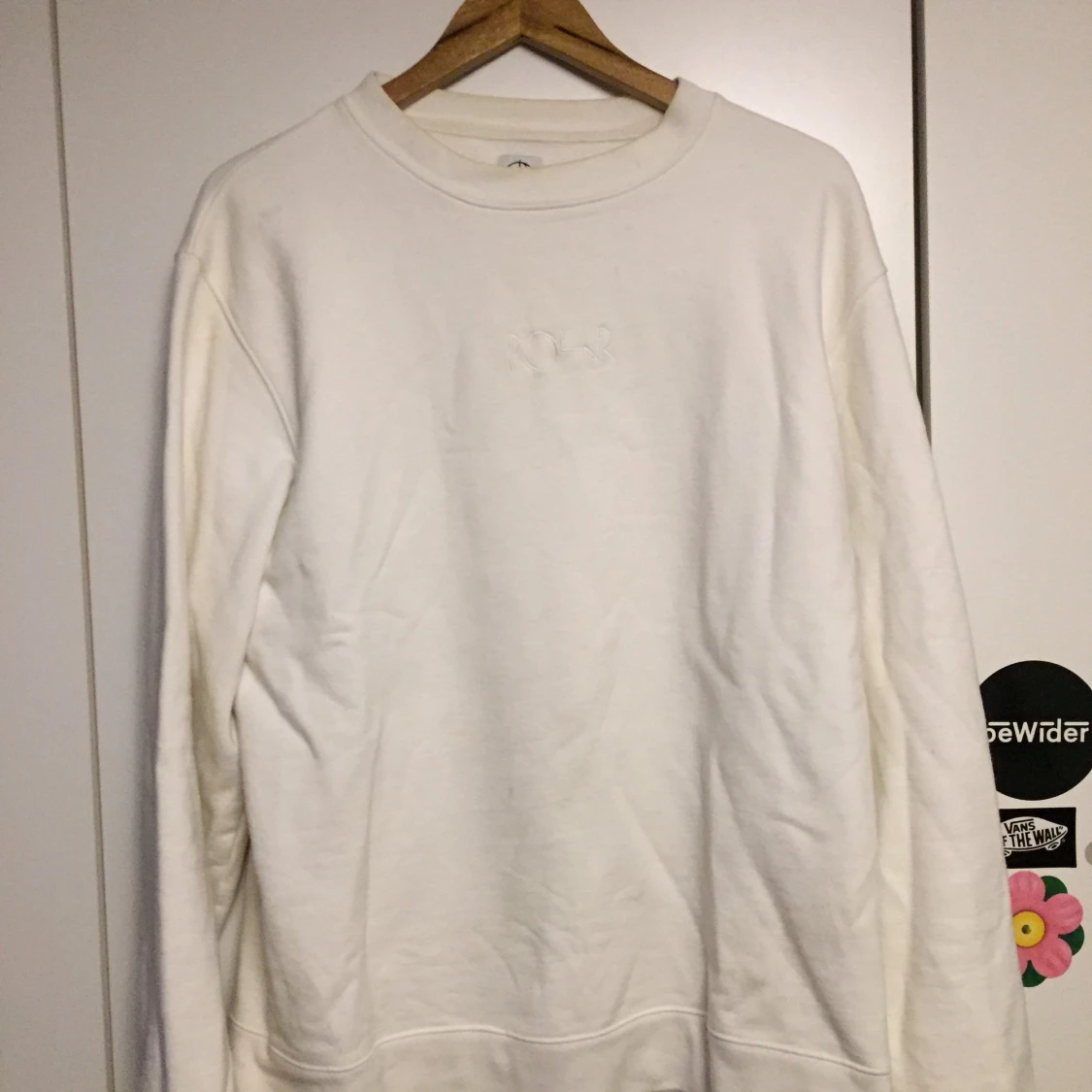 Polar crewneck