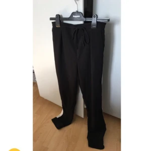  - Byxor från veromoda endast testade