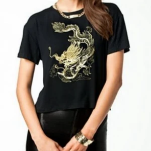  - Tshirt från Estradeur. Storlek Small. Hämtas i Västerås eller skickas mot frakt.