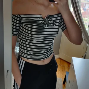 Magtröja - Använt någon gång. Köparen står för frakt.