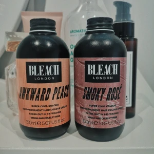 BLEACH LONDON hårfärg - Semi-permanent haircolor cream! Nya och oöppnade! Har köpt för många och vill sälja dessa. Awkward peach är en mer ljuskorall/orange. Supergulligt! Smokey Rosé är lila/rosa färg. Nästan lavendel/mauvefärgat.  100 kr/st! 