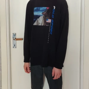 Vintage Polo Sport  - Vintage Polo Sport tröja utan skador. Kan mötas i Falun/Borlänge. Köparen står för frakt och jag ansvarar ej för bortslarvat paket i posten. Betalning via swish