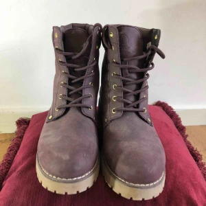  - Vinter skor 👞 kan mötas i Jönköping annars står köparen för frakten