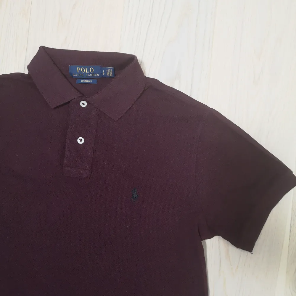 Tshirt Bordeaux Ralph Lauren small, good condition . T-shirts.