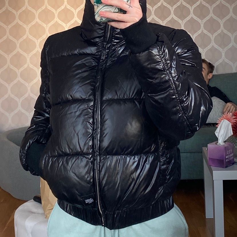 Super fin jacka från sixth june. Storlek S. Andvänd ca 2 gånger så den är i bra skick! Köpt för ca 1000kr🥰💗. Jackor.