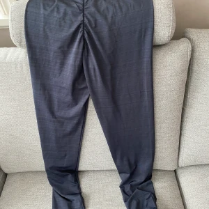 Träningstights  - Hej! Säljer lite träningstights som inte passar längre. 100 kr styck med frakt utöver eller paket pris 250 kr inkl frakt 