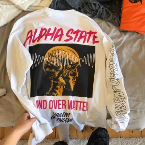  - Super fint skick! Frakt tillkommer, betalning sker via swish💕 bara att skicka ett meddelande vid frågor/om du vill ha fler bilder mm🥳 går alltid att pruta 