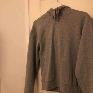  - Hoodie från nakd. Använd fåtal gånger