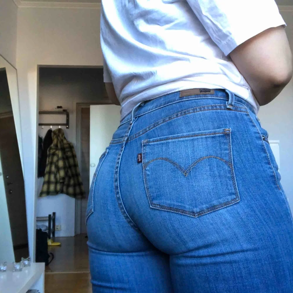 Levis jeans. Ganska raka i modellen. Frakt ingår . Jeans & Byxor.