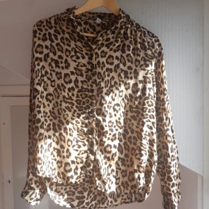 Skjorta - Skjorta från hm