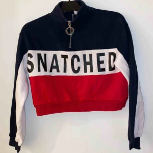  - Blå croppad tröja! 