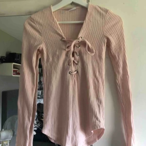  - Den kända knyttröjan från 2017??? kanske 2016 Jaja, köparen står för frakten!☺️