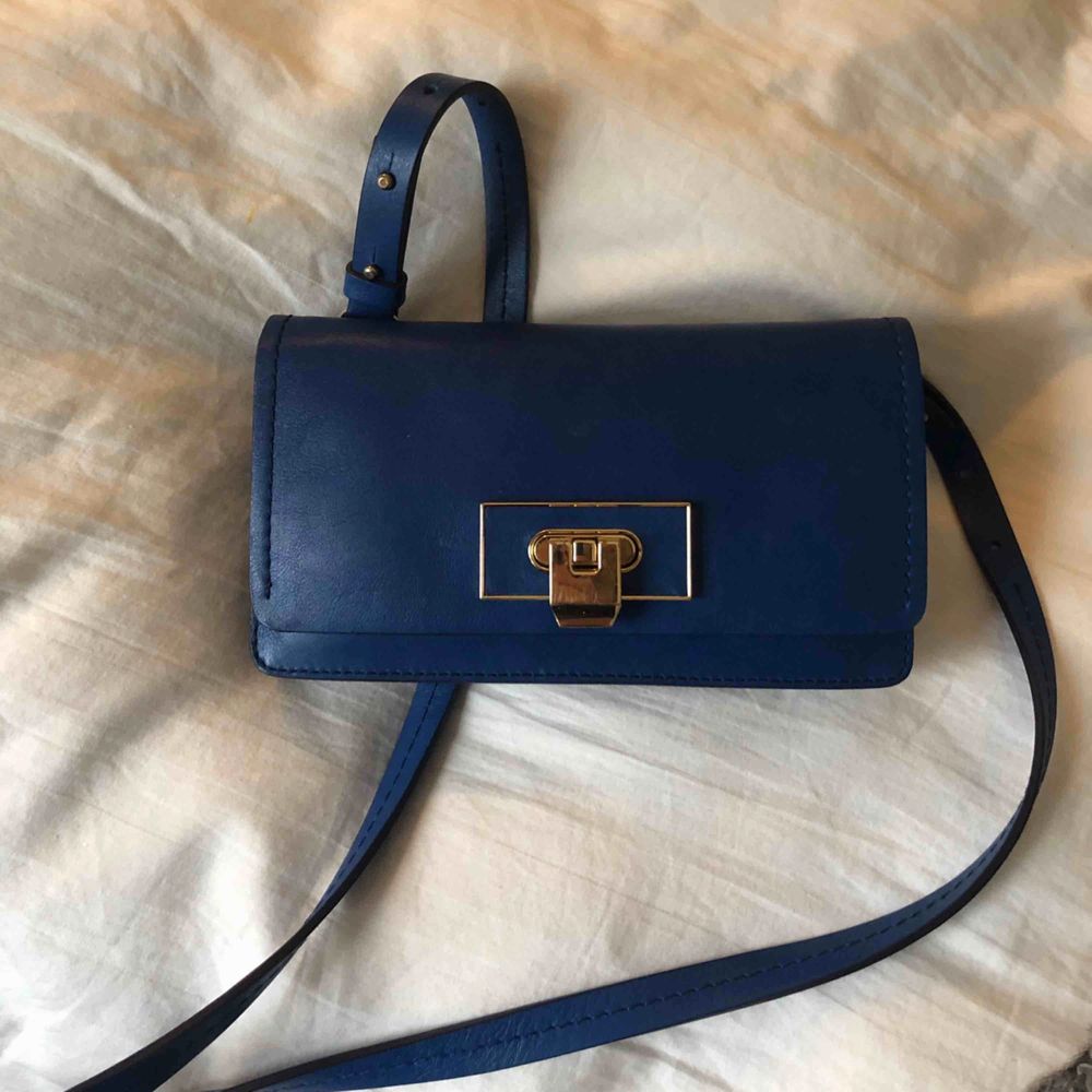 Jättesöt blå väska från massimo | Plick Second Hand