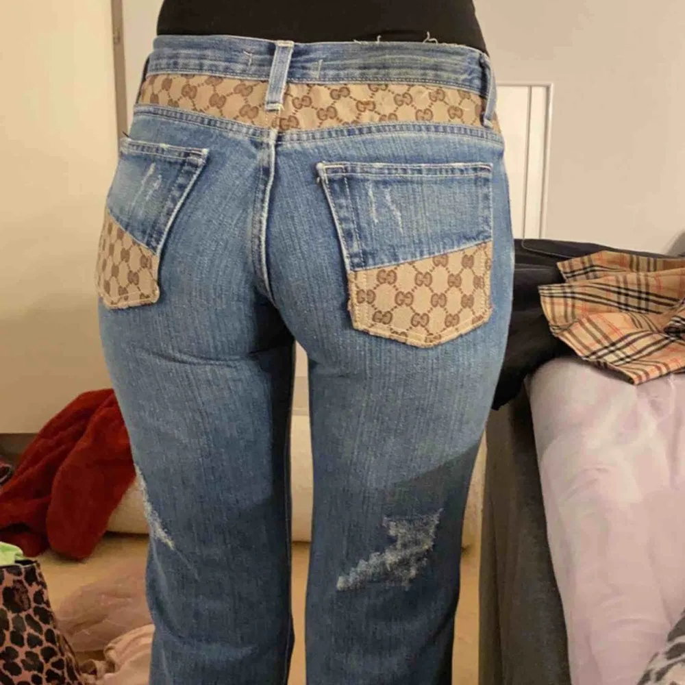 Vintage Gucci jeans köpt på humana ! . Jeans & Byxor.