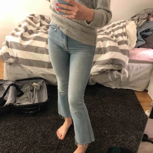  - säljer nu mina favoritbyxor från Zara! Sitter jättefint o skönt🤩 bra skick!!