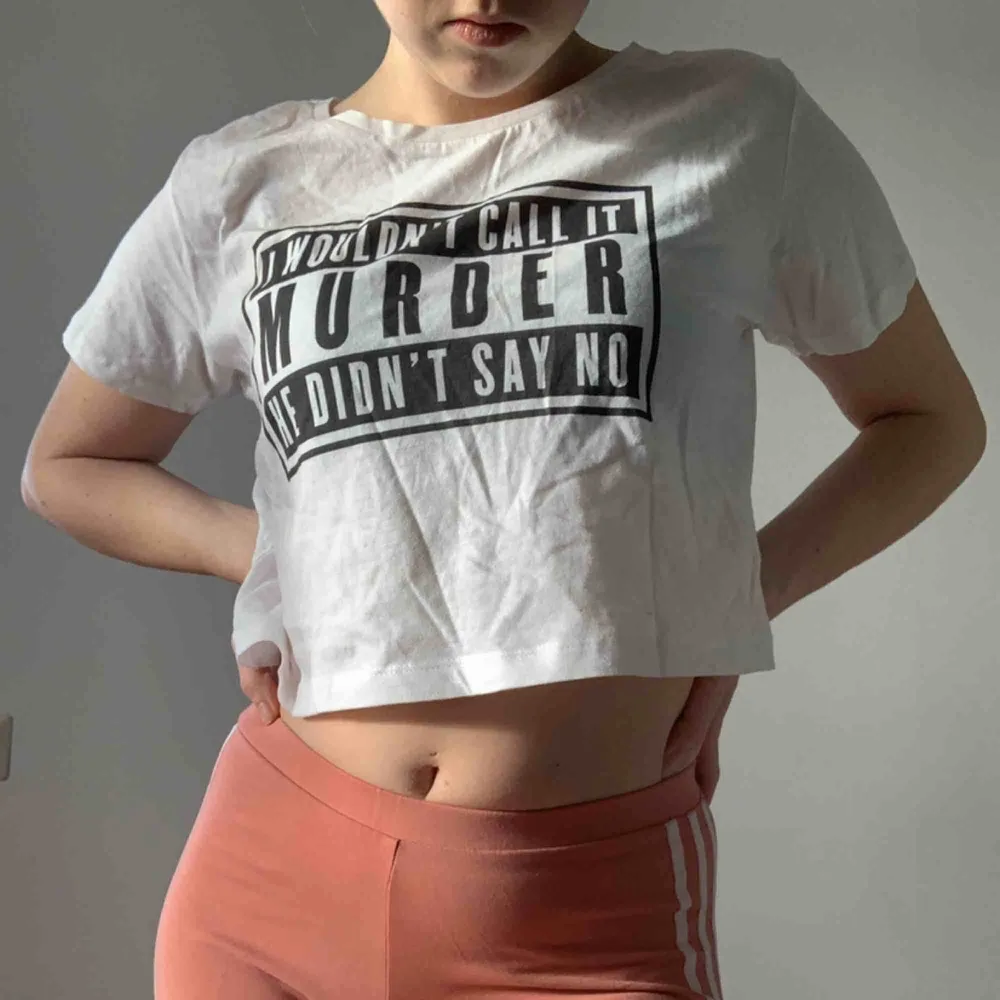 cool feministisk tisha från gayapparel, typ aldrig använd! köparen står för frakt eller möts upp i Sthlm ✊👌💄. T-shirts.