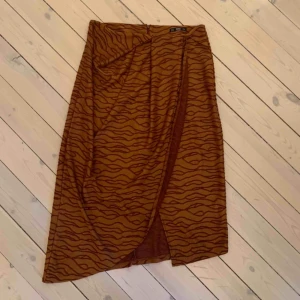  - Zara lång mysigt kjol. 