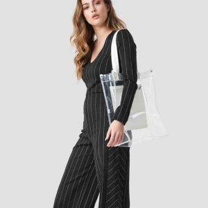  - Genomskinlig väska från NAKD Kan gå ner i pris vid snabb affär!