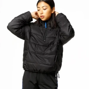  - Vinterjacka från junkyard, använd två vintrar men väl omhändertagen och är i fint skick:) 