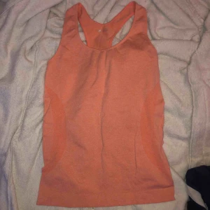  - Tränings-linne med brottarrygg, tjockt träningsmaterial 