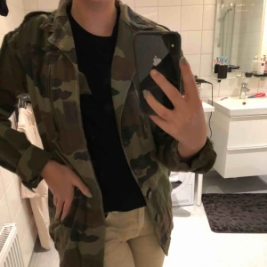  - Militär jacka från NAKD storlek s
