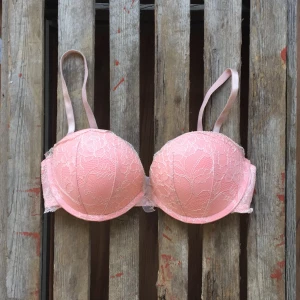  - Rosa super push-up bh från HM Använd ett fåtal gånger