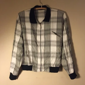  - Mönstrad tunn vårjacka🌞🌞🌞