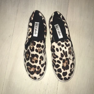  - Leopardskor från Nelly. Enbart testade. 150kr +frakt/eventuellt mötas upp i Gävle. Kontanter/swish går bra. 
