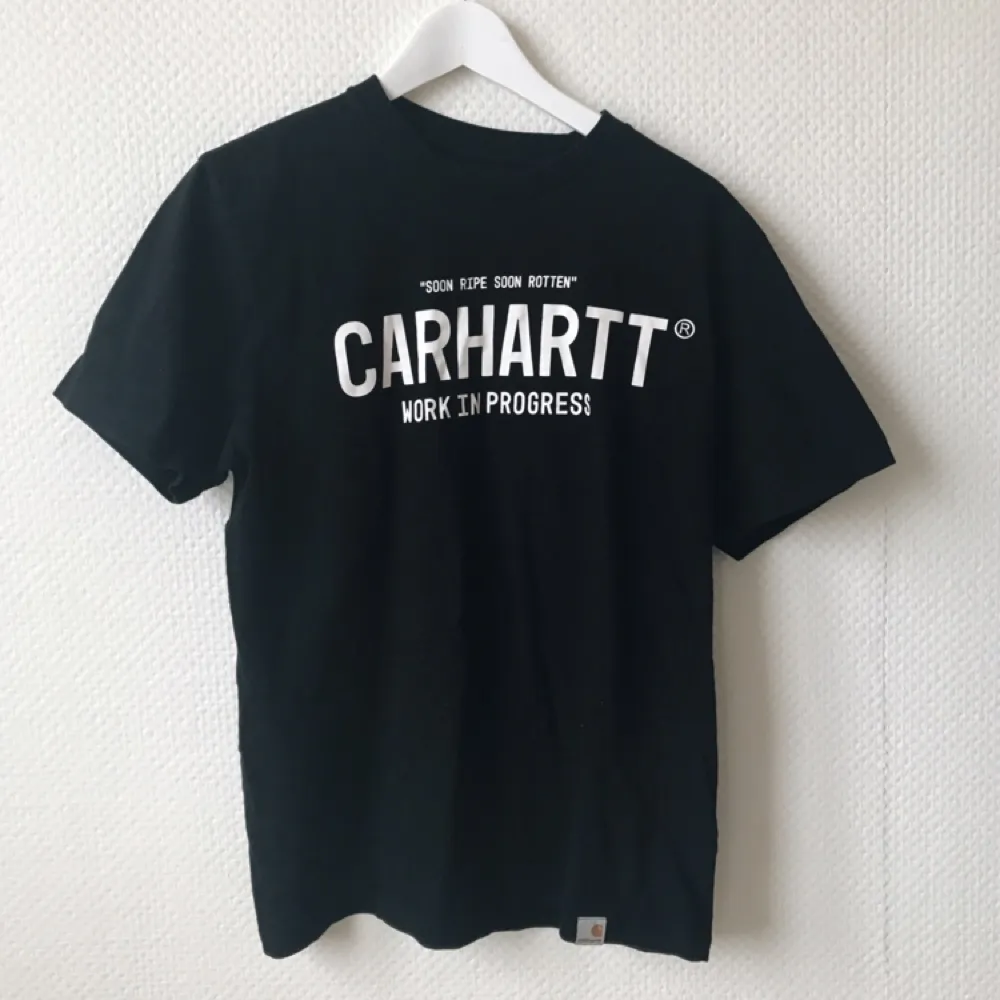 Carhartt T-shirt som är använd Max 5 ggr. Nypris 380kr. Köparen betalar frakt. T-shirts.